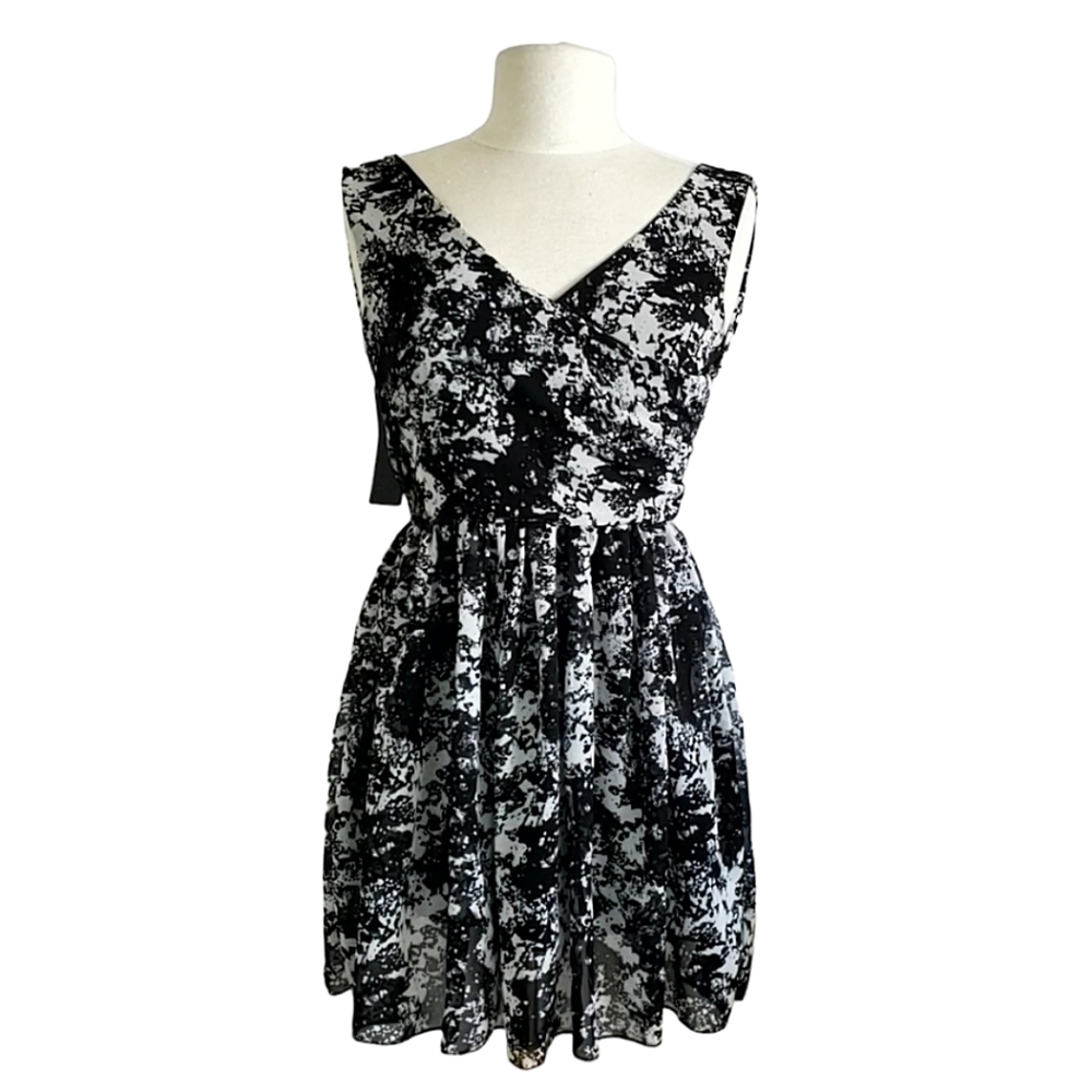 MIRROR V-Neck Dress Womens Small New NWT